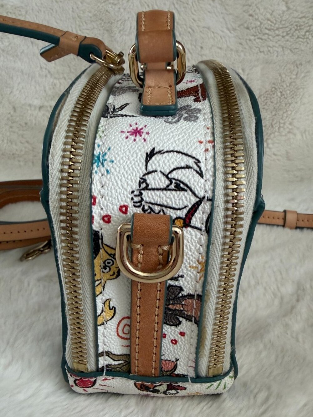 DOONEY BOURKE DISNEY PARKS DOGS AMBLER CROSSBODY BAG - Picture 8 of 16